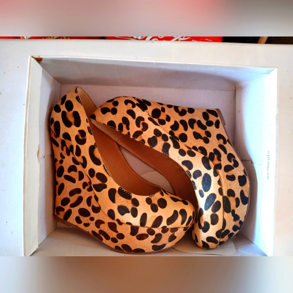 Steve Madden Tan and Black Animal Print Wedge Shoes